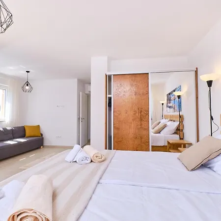 Villa Meacres Sun Miholascica