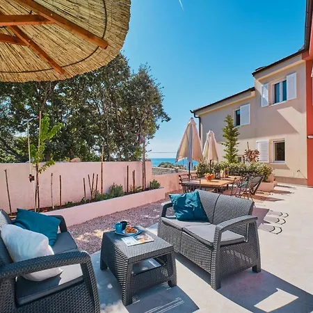 Villa Meacres Sun *