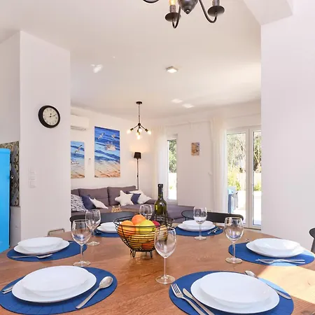 Meacres Sun Villa Miholascica