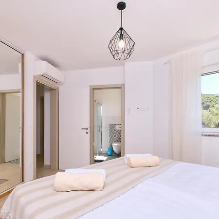 Villa Meacres Sun *